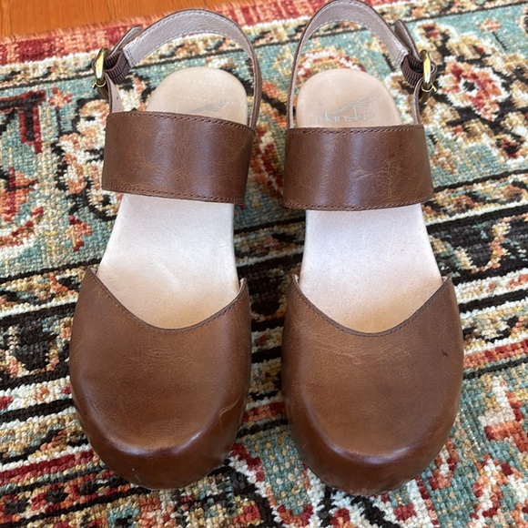 Dansko Malin tan waxy burnished leather clog - Picture 4 of 7